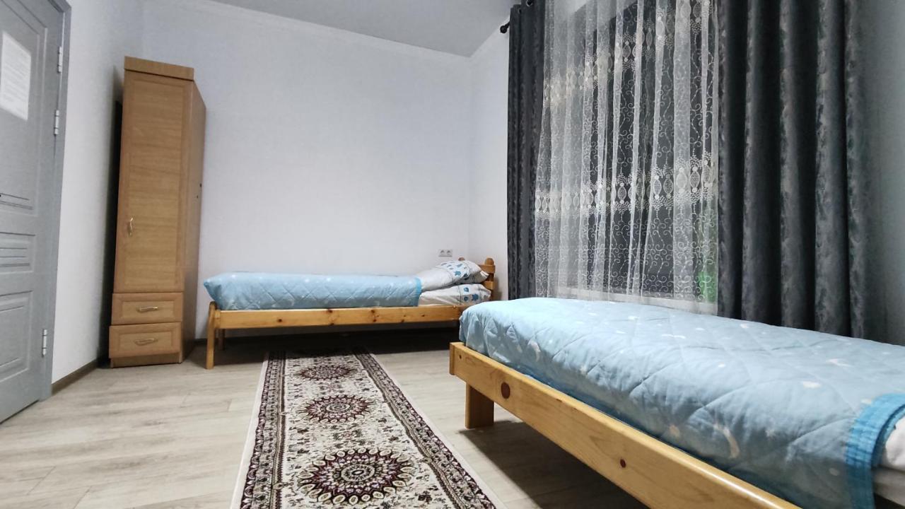 Tuenduek Guest House, Karakol Kültér fotó